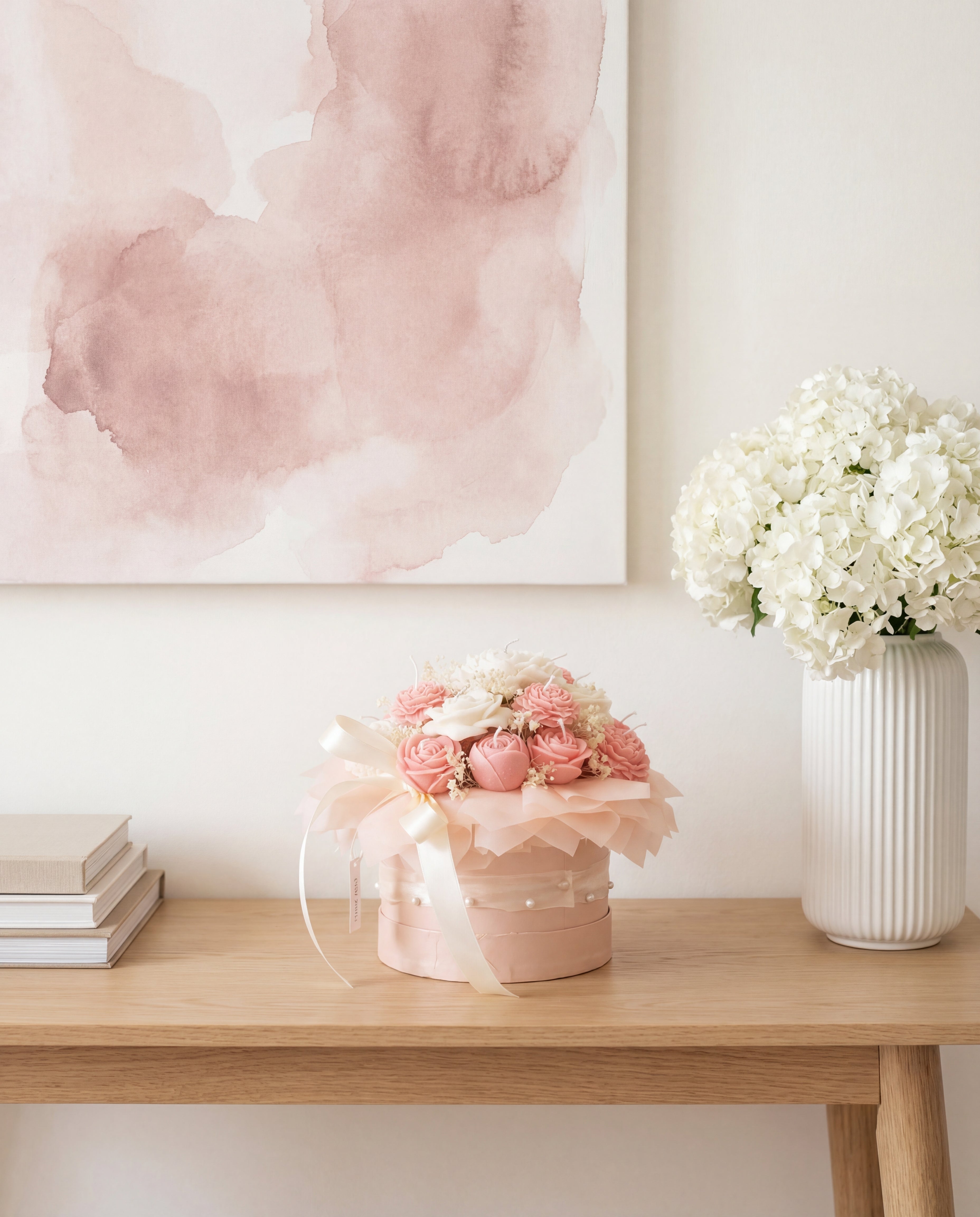 Gift Box "Petit Jardin” με χειροποίητα αρωματικά λουλούδια από κερί ελαιοκράμβης και κορδέλα με πέρλες